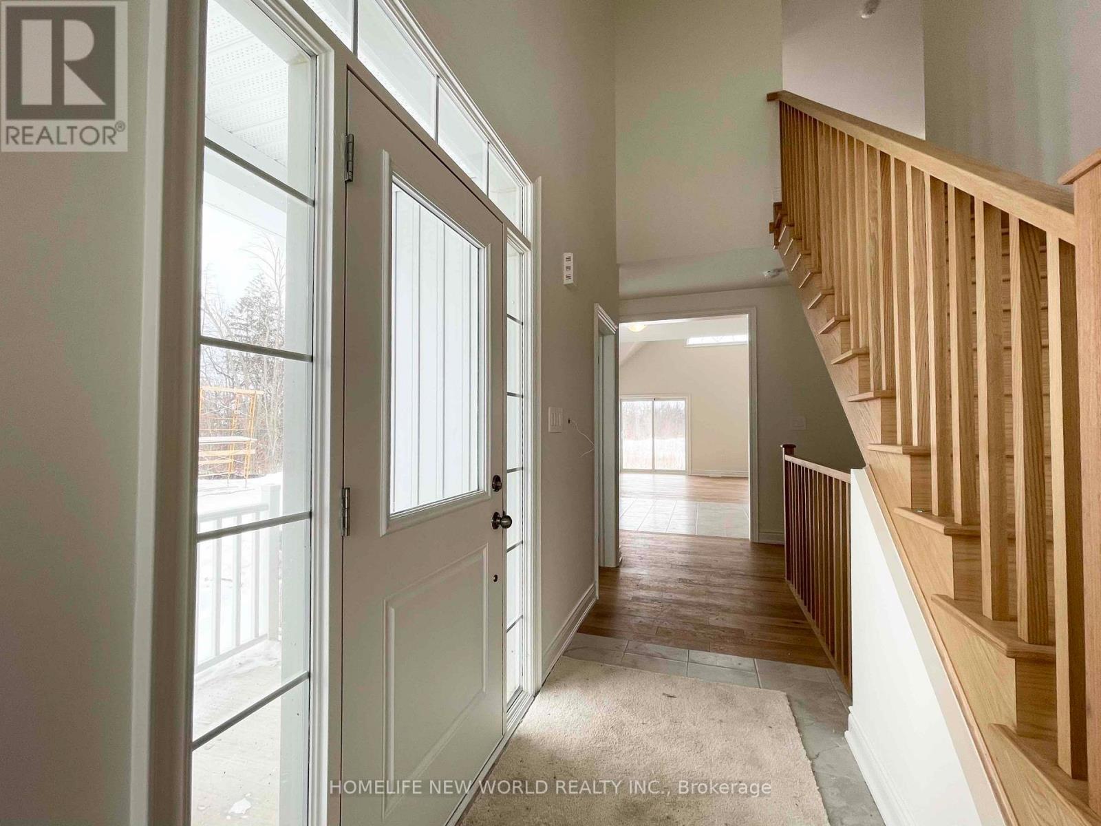 65 Schortinghuis Street, Georgina, Ontario  L0E 1R0 - Photo 4 - N12779578