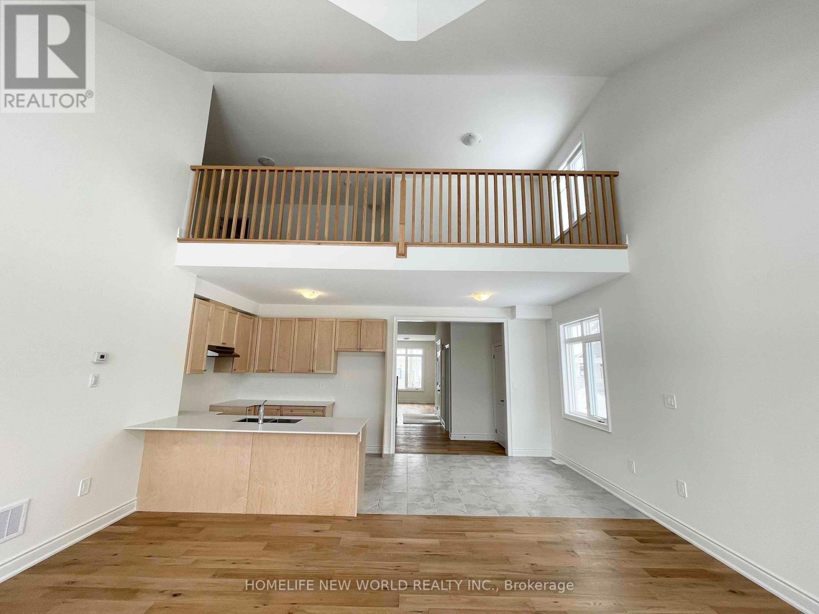 65 Schortinghuis Street, Georgina, Ontario  L0E 1R0 - Photo 8 - N12779578