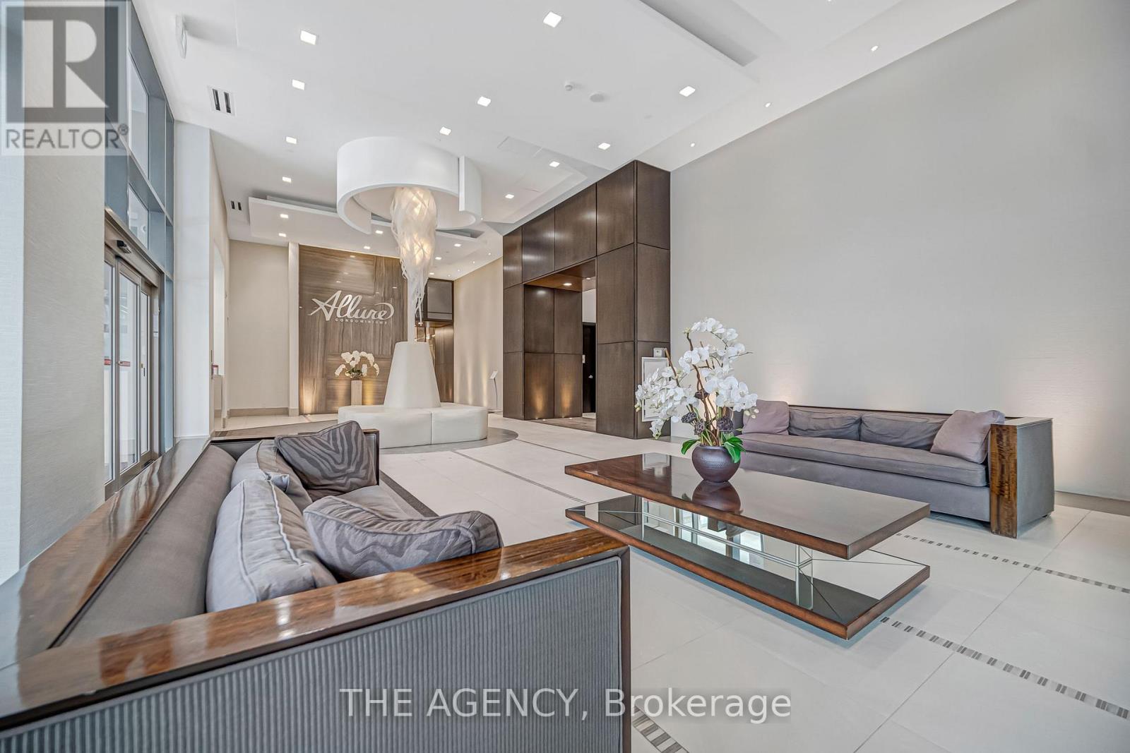 315 - 23 Glebe Road W, Toronto, Ontario  M5P 0A1 - Photo 2 - C12779082