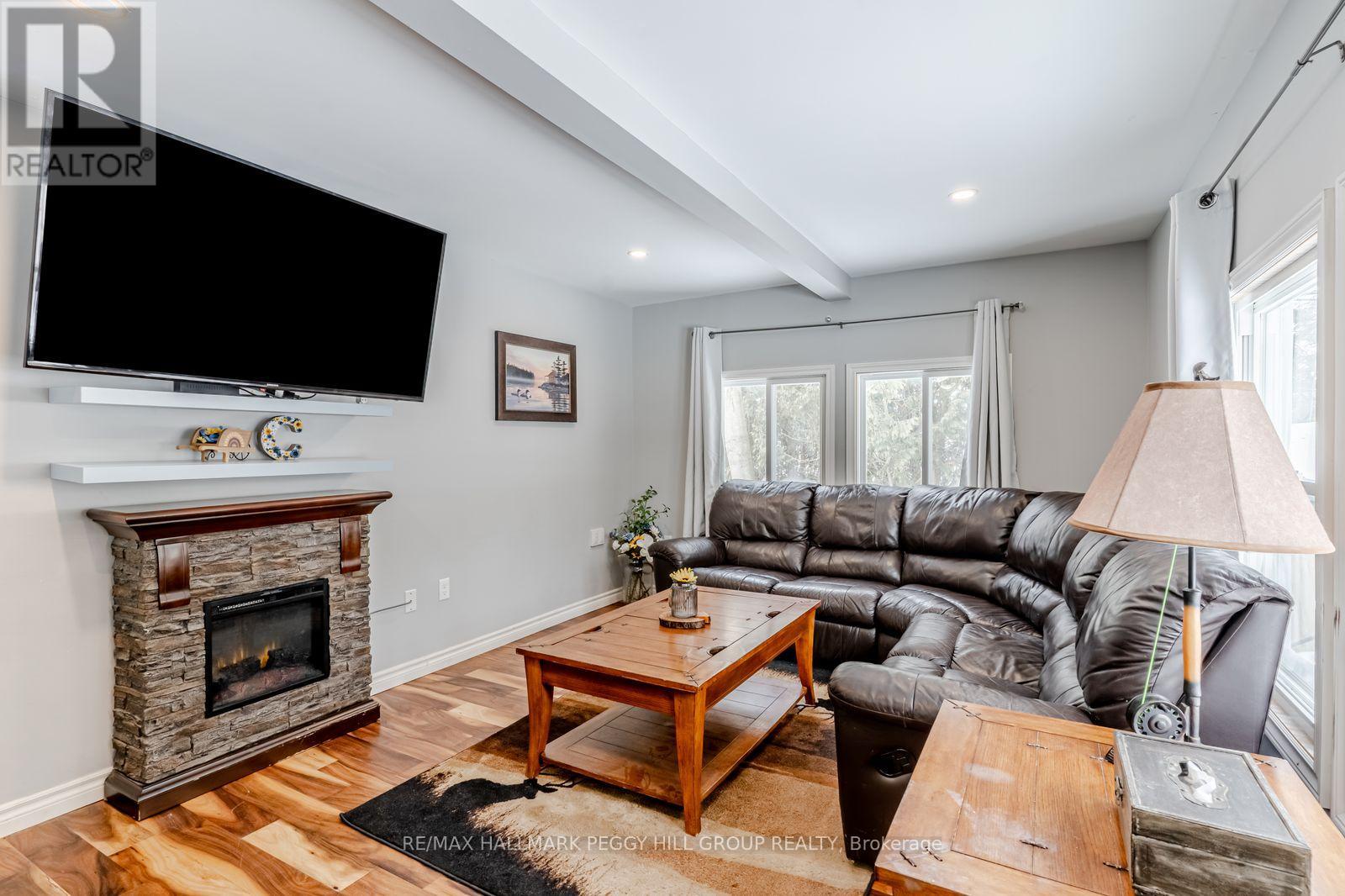 1900 Reeves Road, Tay, Ontario  L0K 2A0 - Photo 2 - S12779420