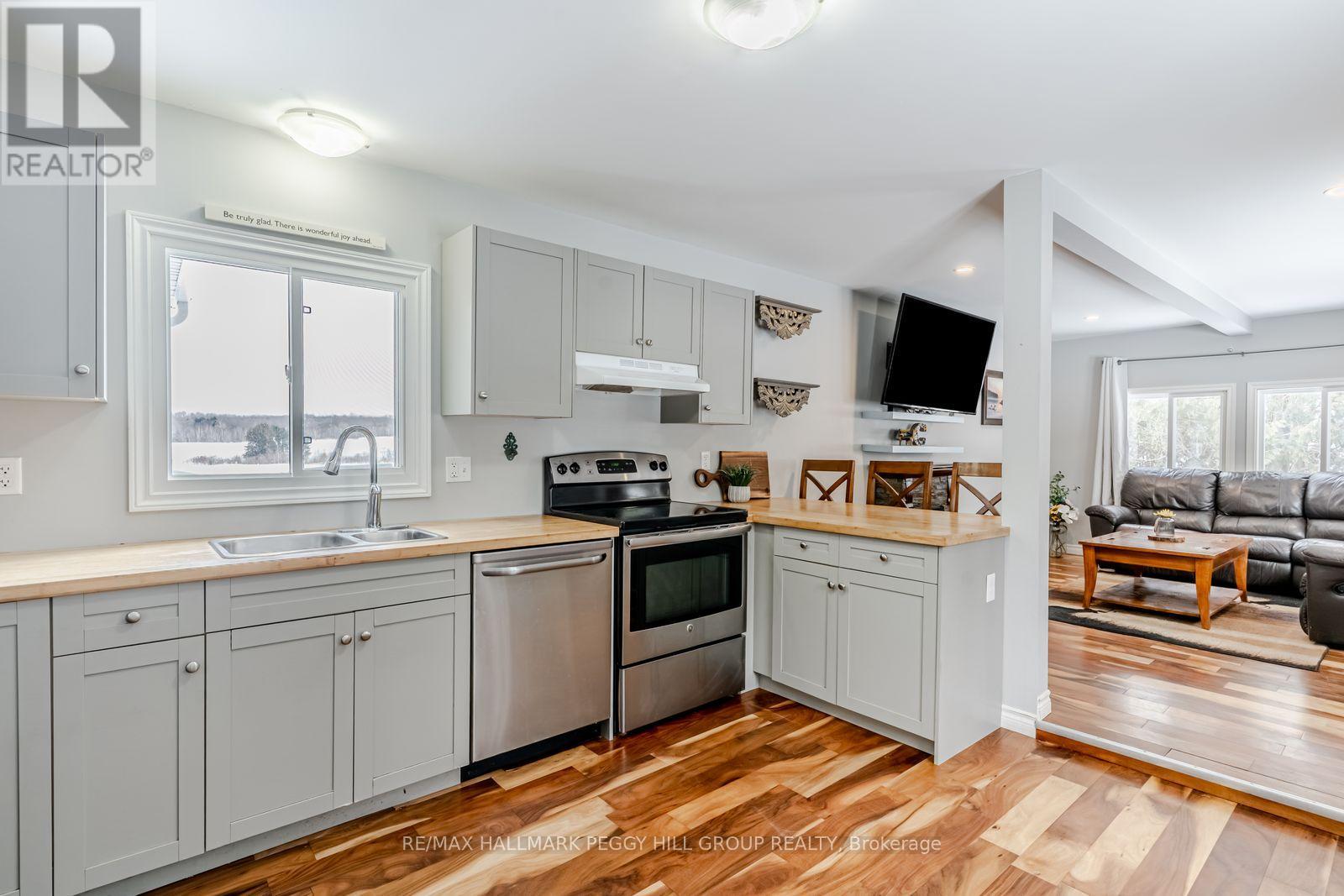 1900 Reeves Road, Tay, Ontario  L0K 2A0 - Photo 4 - S12779420