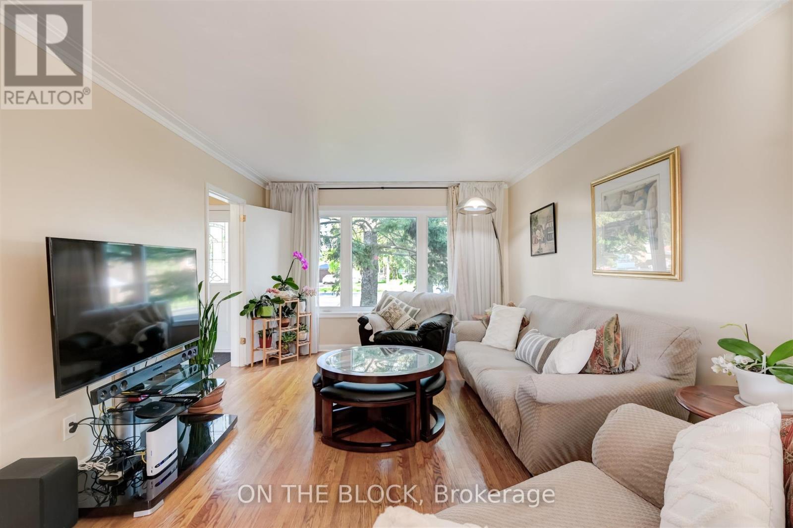 534 Midland Avenue, Toronto, Ontario  M1N 1T1 - Photo 11 - E12773414