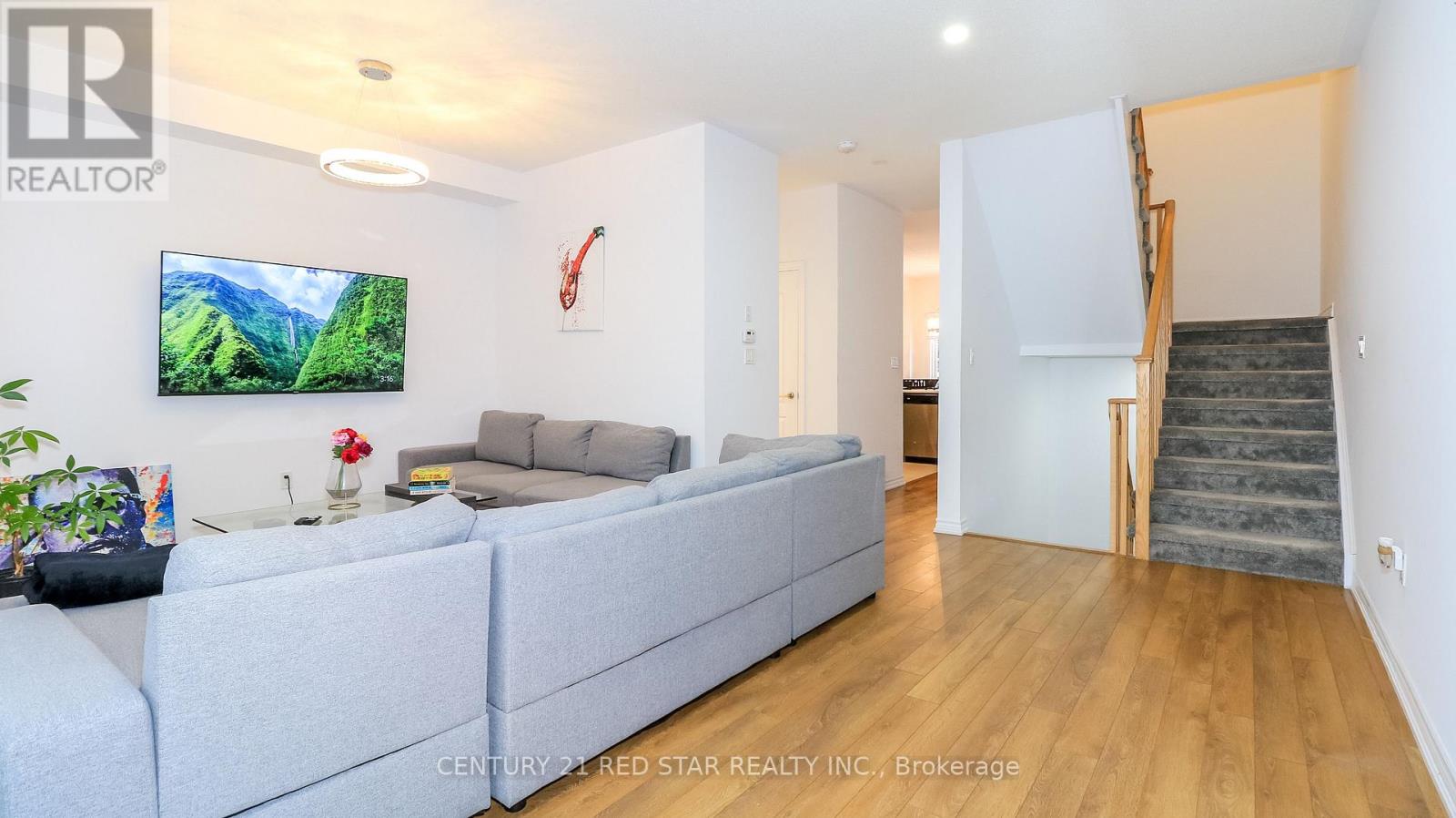 32 Milson Crescent, Essa, Ontario  L0M 1B4 - Photo 12 - N12776578