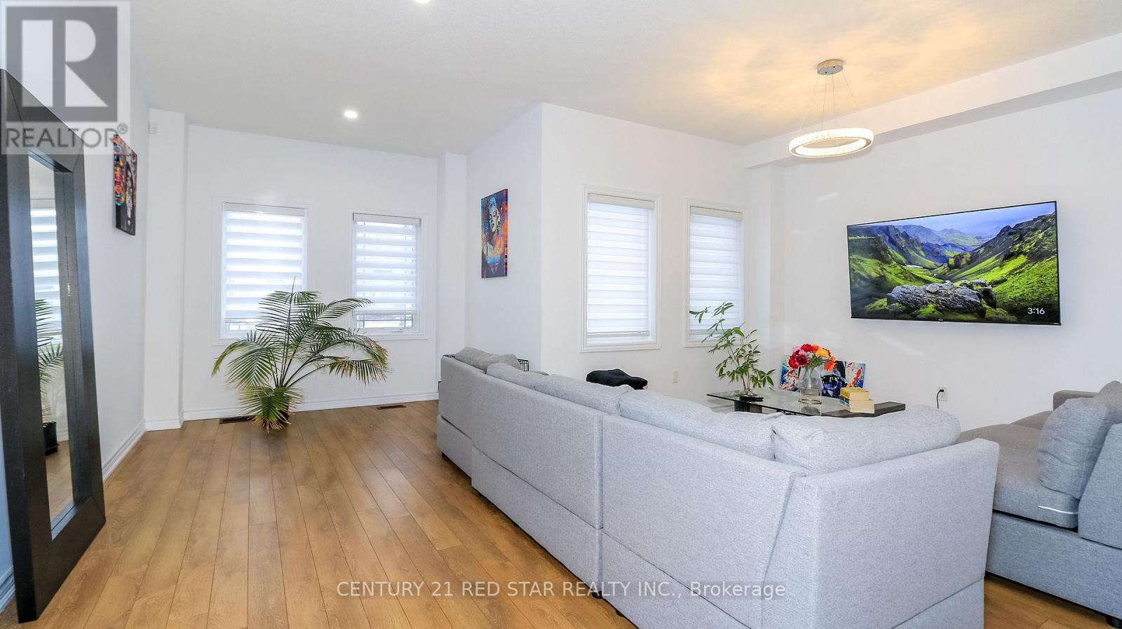 32 Milson Crescent, Essa, Ontario  L0M 1B4 - Photo 11 - N12776578