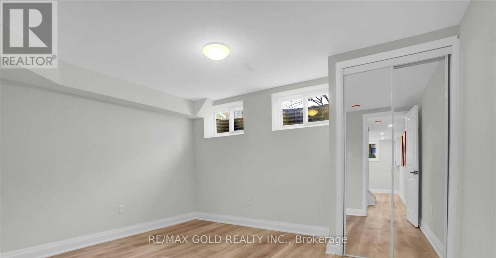 2404 Maryvale Court, Burlington, Ontario  L7P 2P2 - Photo 25 - W12779386