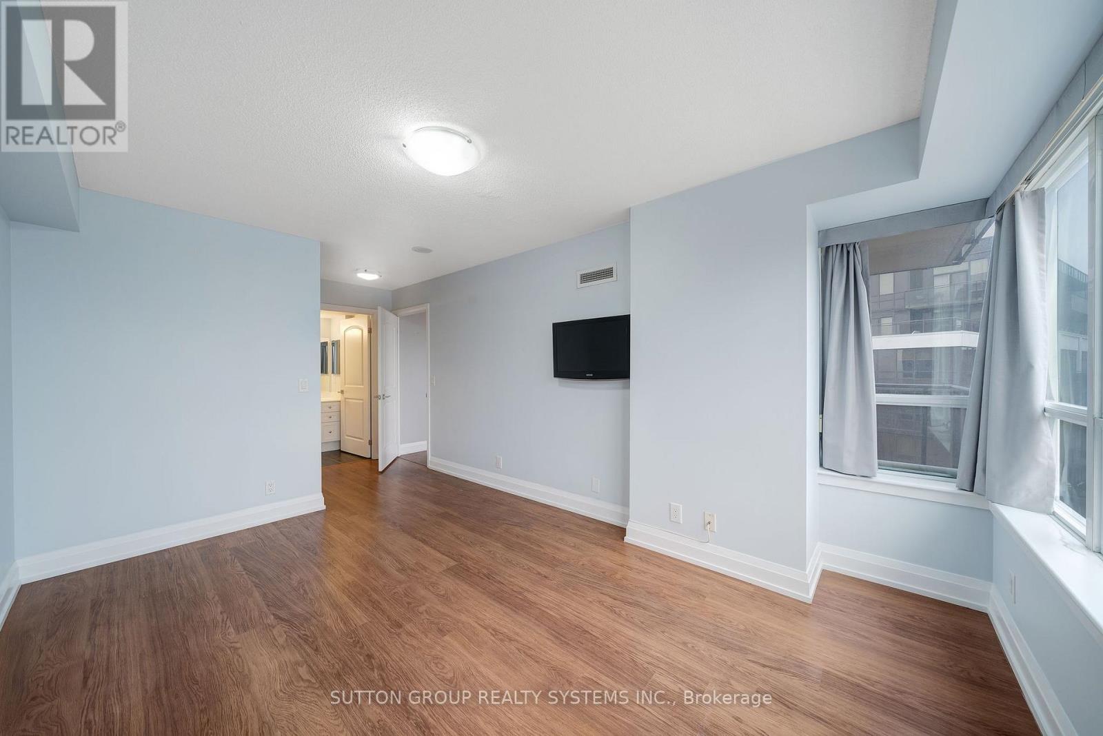 1215 - 1070 Sheppard Avenue W, Toronto, Ontario  M3J 0G8 - Photo 13 - W12779388
