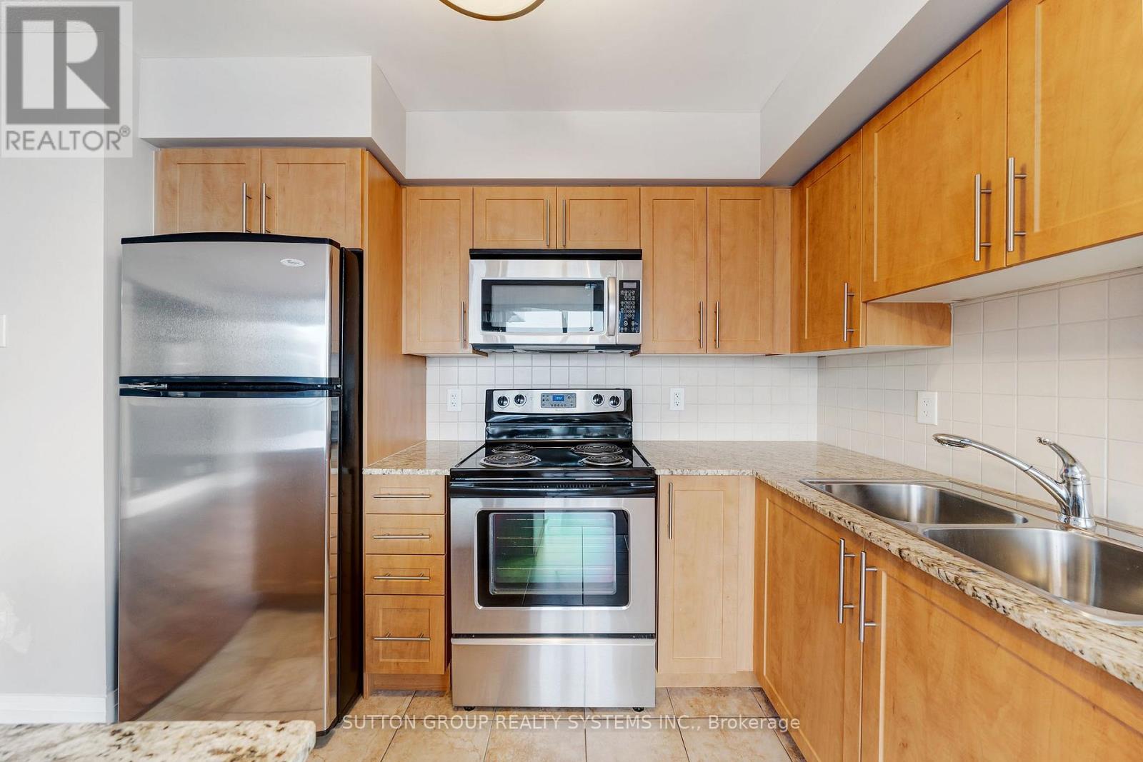 1215 - 1070 Sheppard Avenue W, Toronto, Ontario  M3J 0G8 - Photo 5 - W12779388