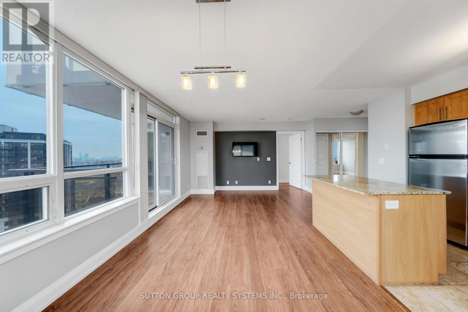 1215 - 1070 Sheppard Avenue W, Toronto, Ontario  M3J 0G8 - Photo 8 - W12779388