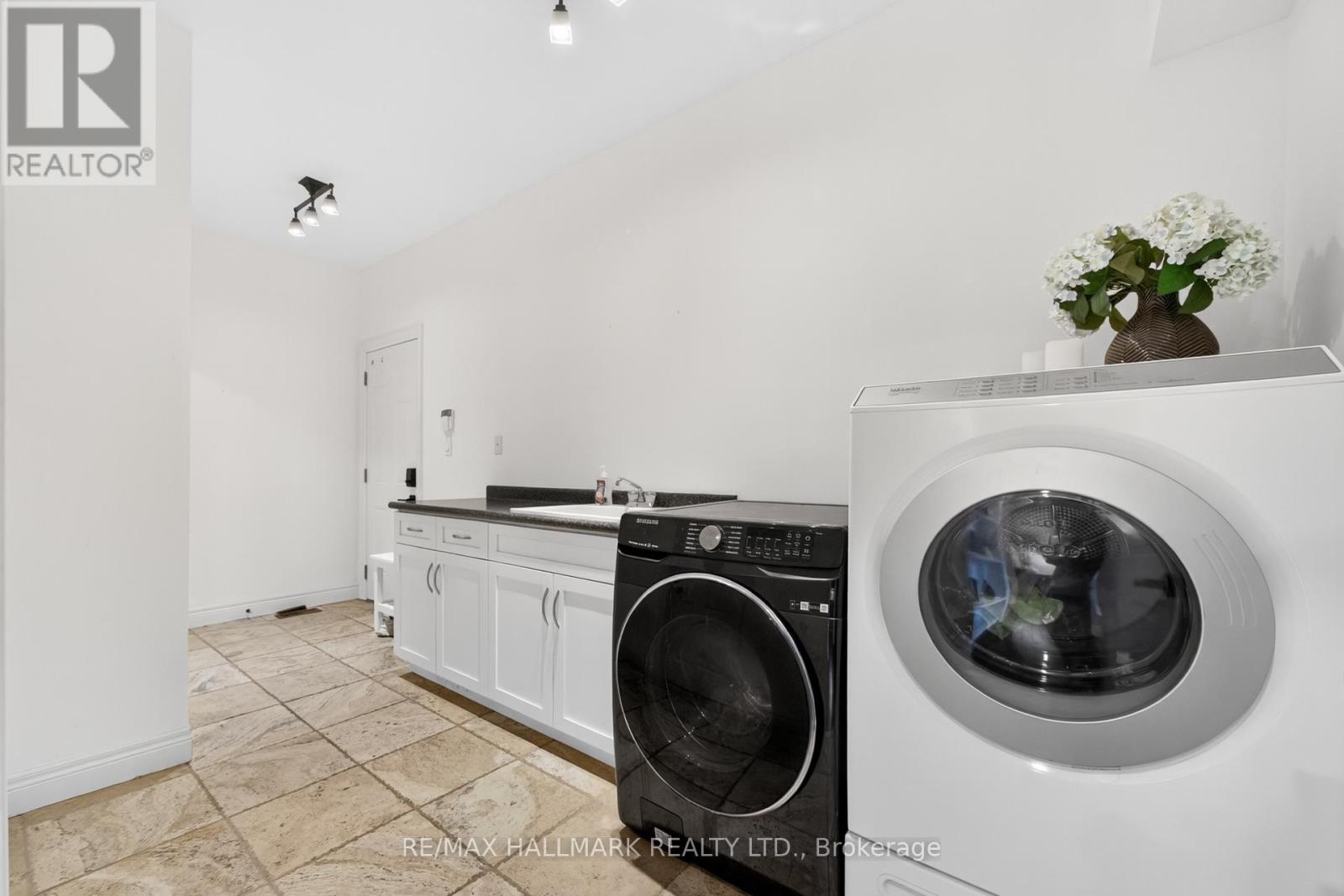 11360 Taylor Court, Milton, Ontario  L0P 1B0 - Photo 16 - W12779406