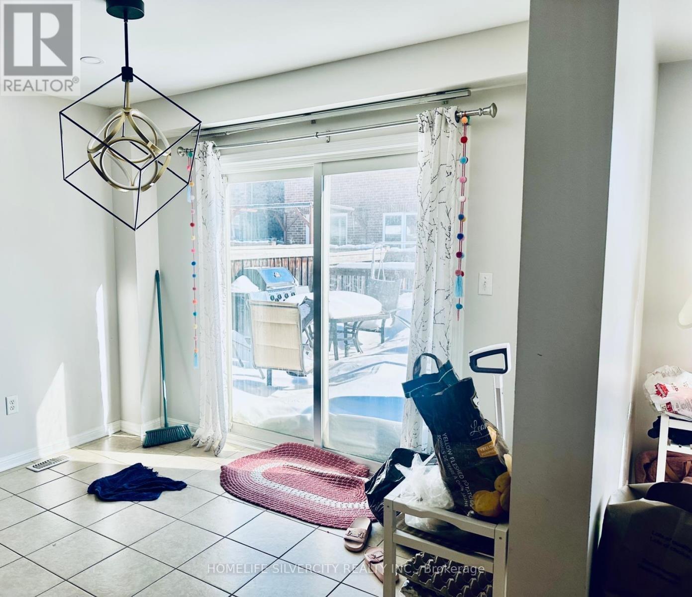 Main Level - 29 Lathbury Street S, Brampton, Ontario  L7A 0R6 - Photo 4 - W12779484