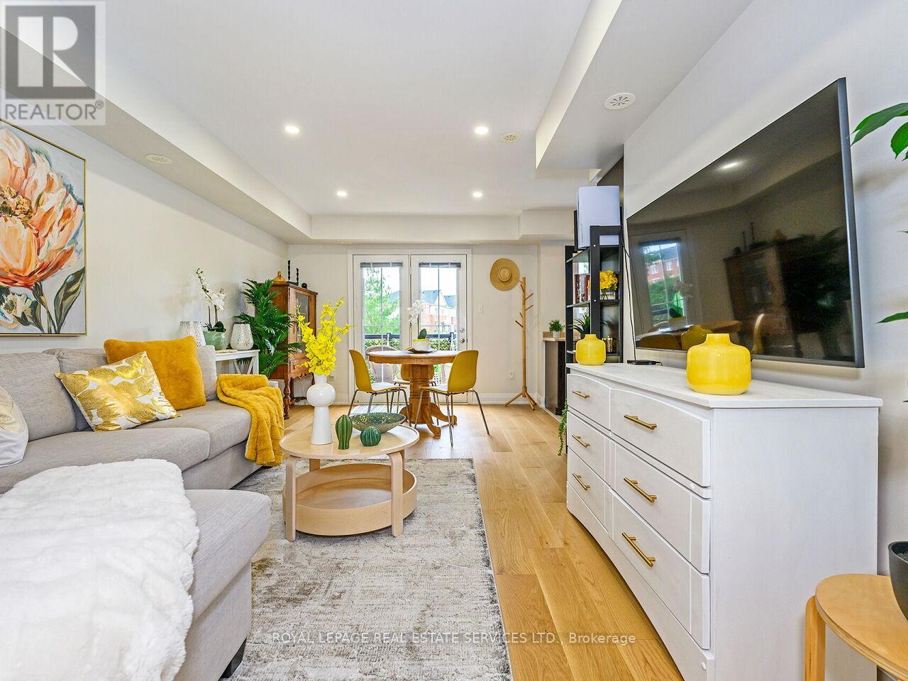 Unit 12 - 19 Hays Boulevard, Oakville, Ontario  L6H 0H8 - Photo 3 - W12779516