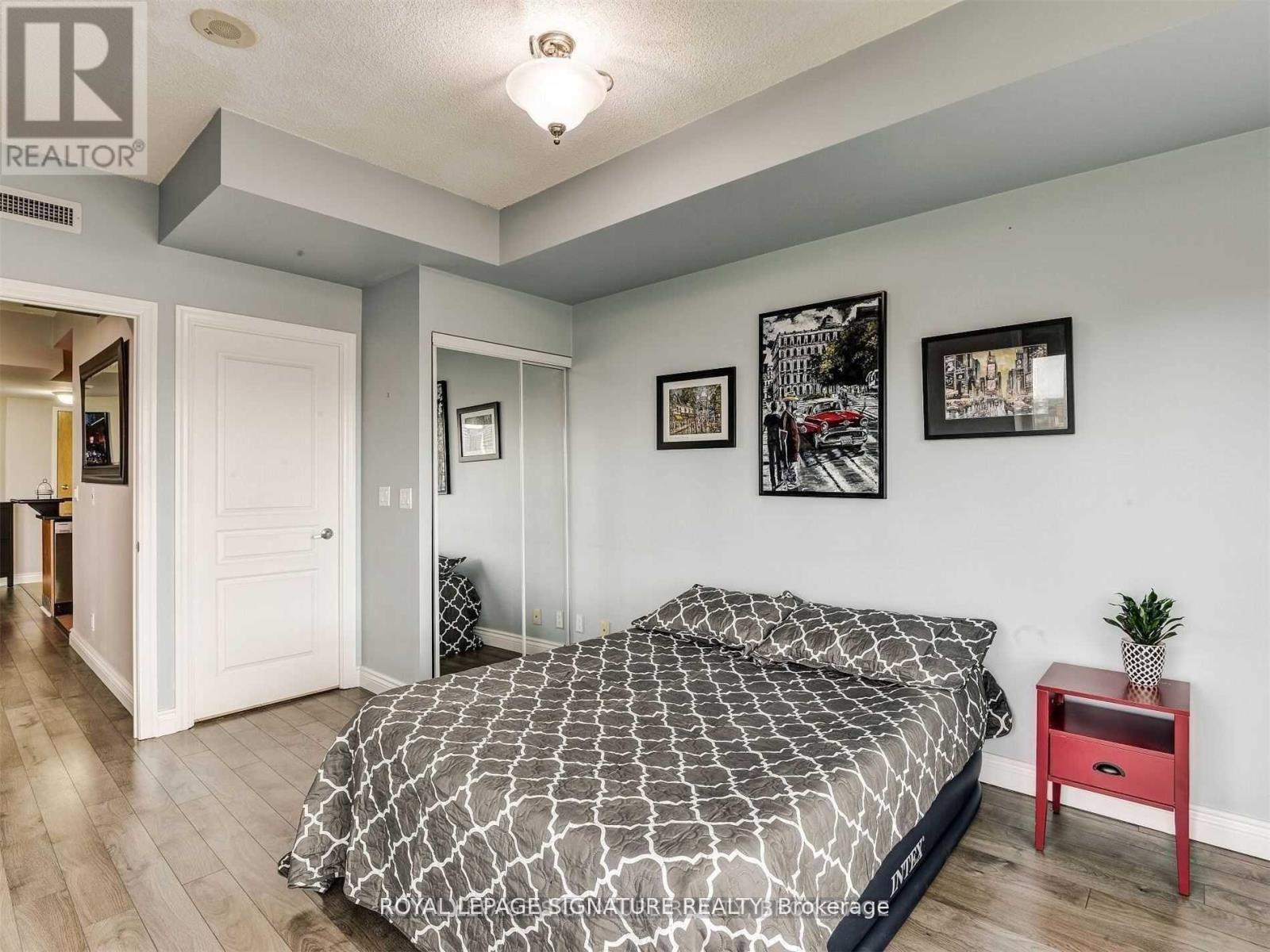 1002 - 220 Burnhamthorpe Road, Mississauga, Ontario  L5B 4N4 - Photo 12 - W12779526