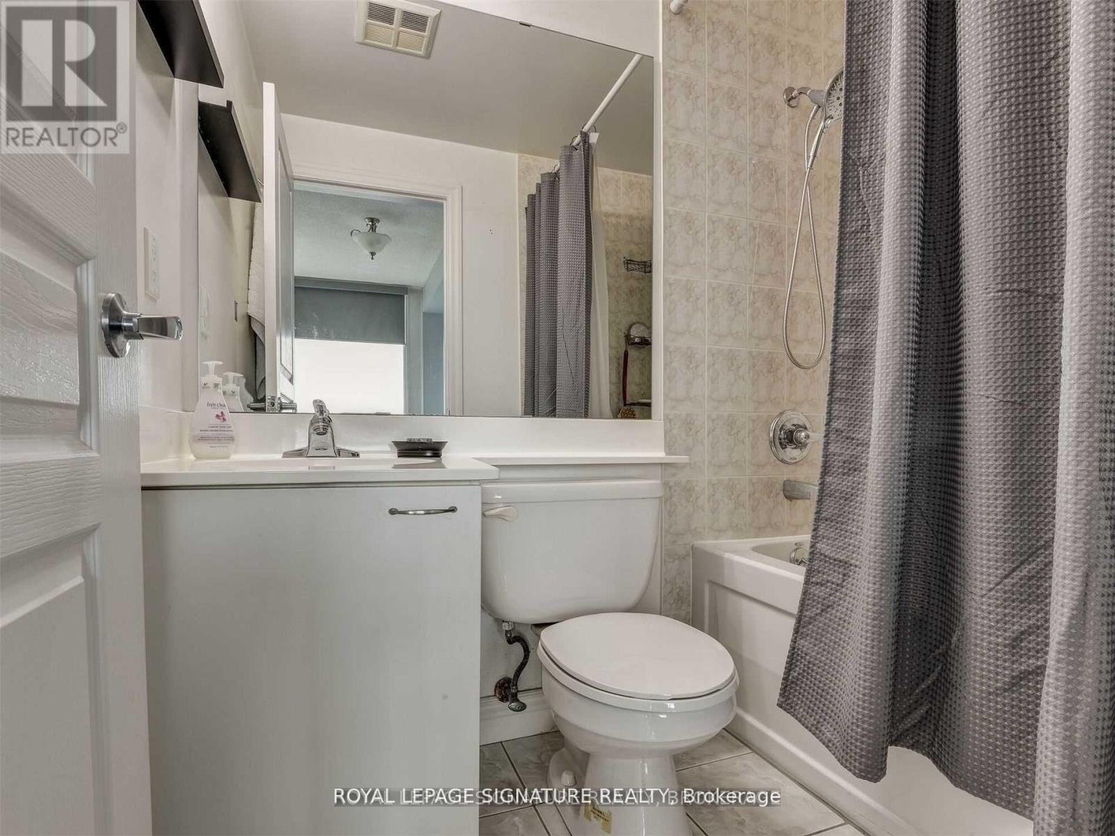 1002 - 220 Burnhamthorpe Road, Mississauga, Ontario  L5B 4N4 - Photo 13 - W12779526