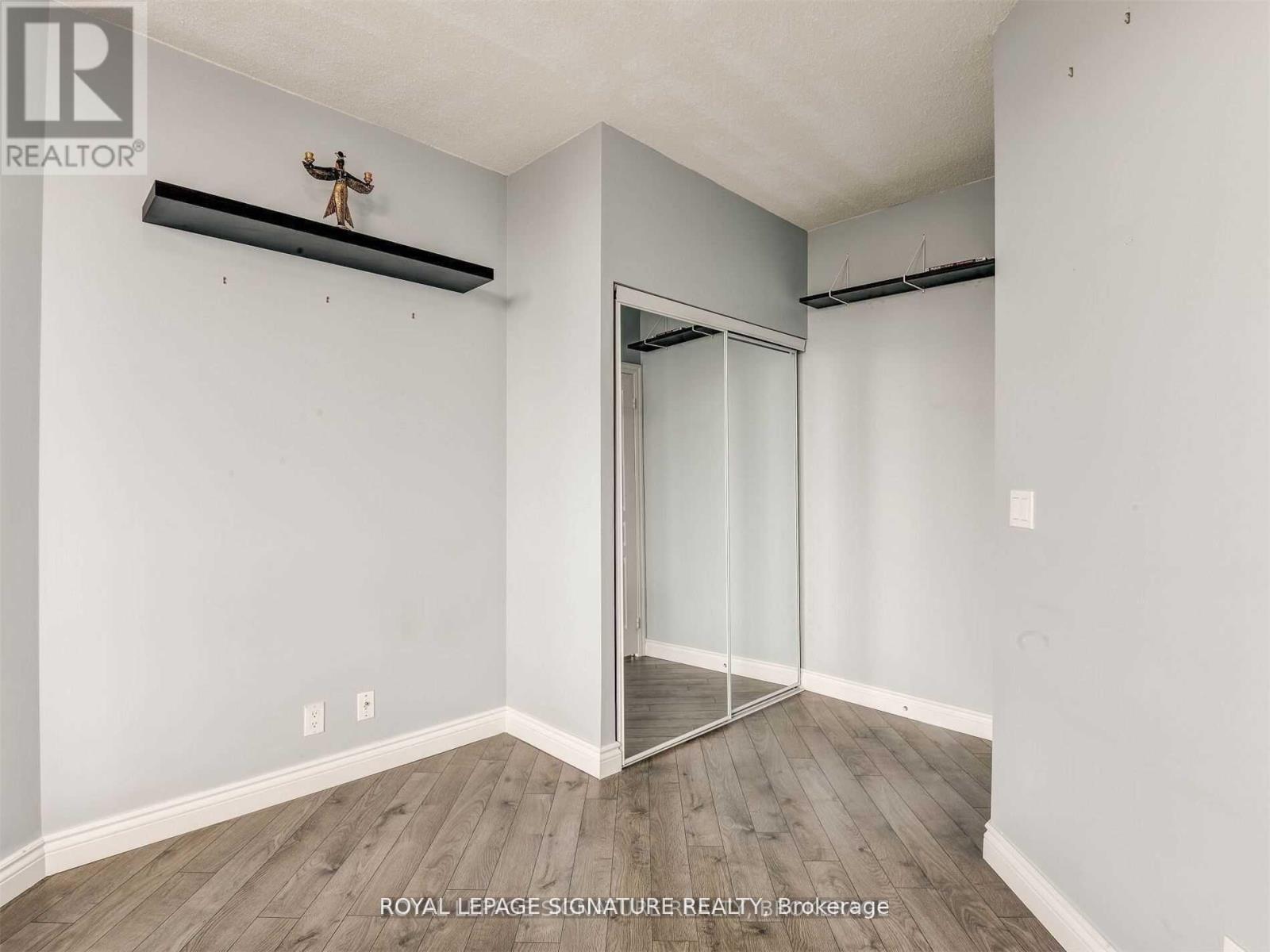 1002 - 220 Burnhamthorpe Road, Mississauga, Ontario  L5B 4N4 - Photo 16 - W12779526