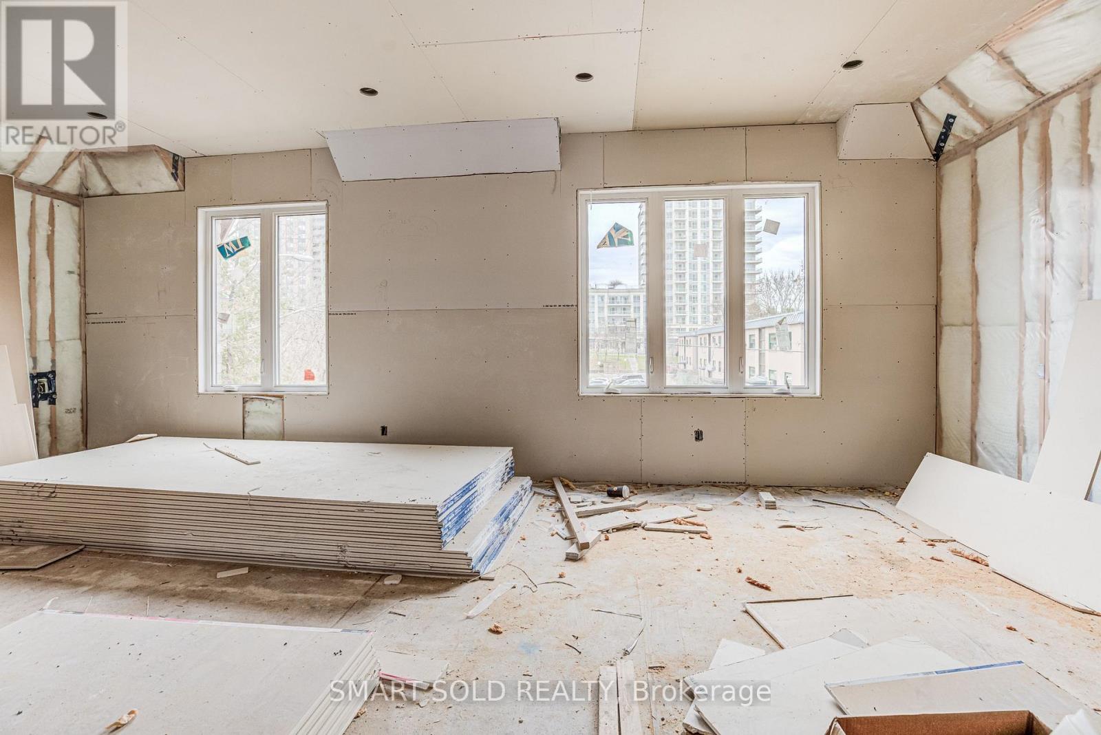 4 Forty Third Street, Toronto, Ontario  M8W 3P6 - Photo 20 - W12779546