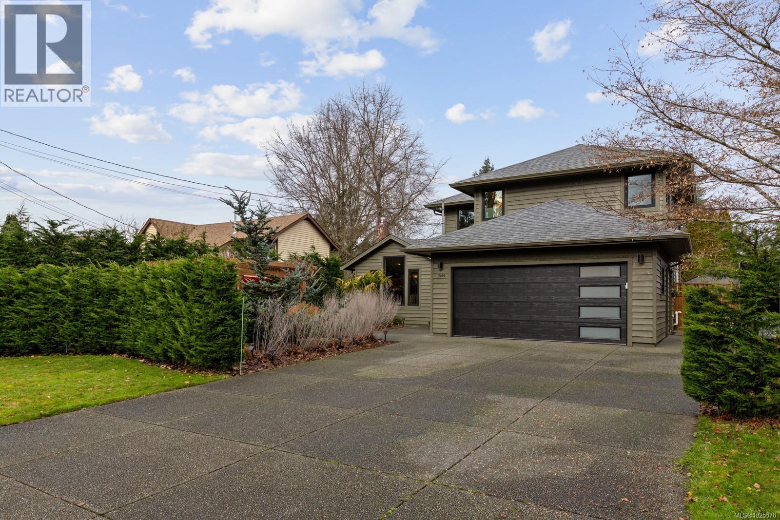 1544 Comox Ave, Comox, British Columbia  V9M 2S2 - Photo 2 - 1025578