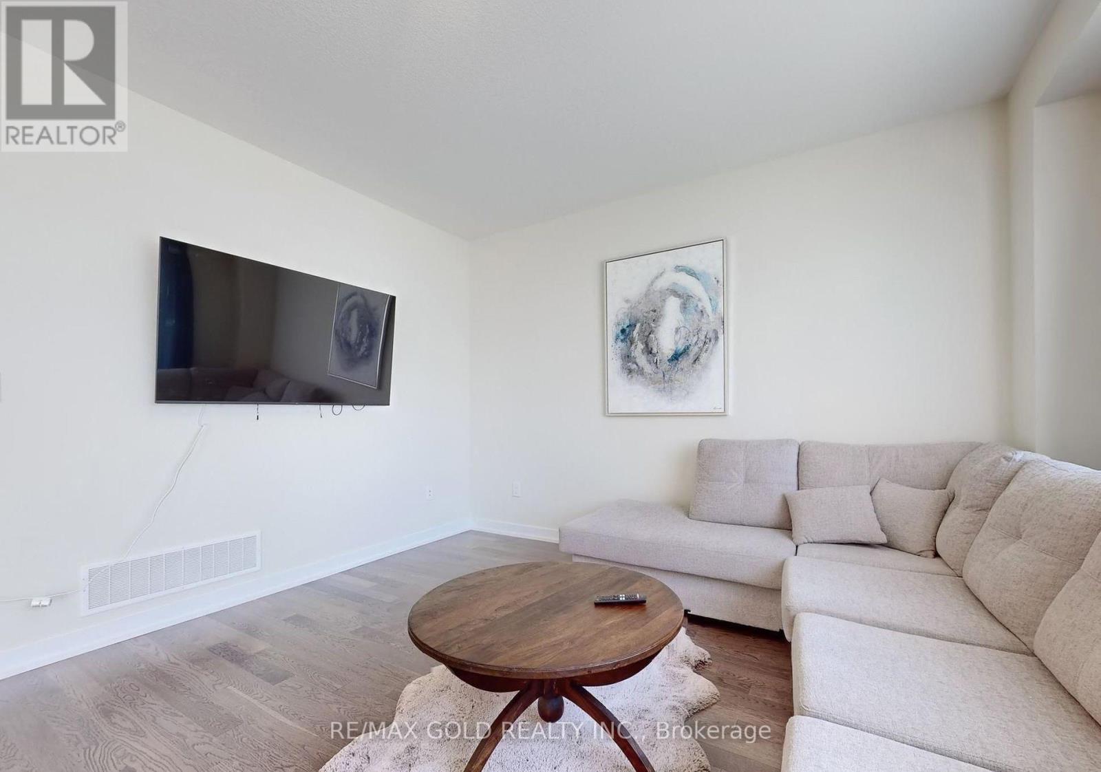 71 Lavender Road, Thorold, Ontario  L3B 0K9 - Photo 3 - X12779492