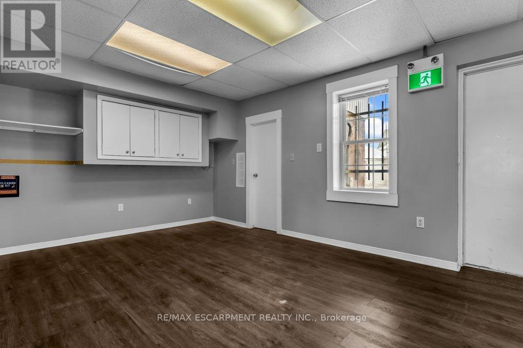 91 Pelham Road, St. Catharines, Ontario  L2S 1S5 - Photo 12 - X12779552