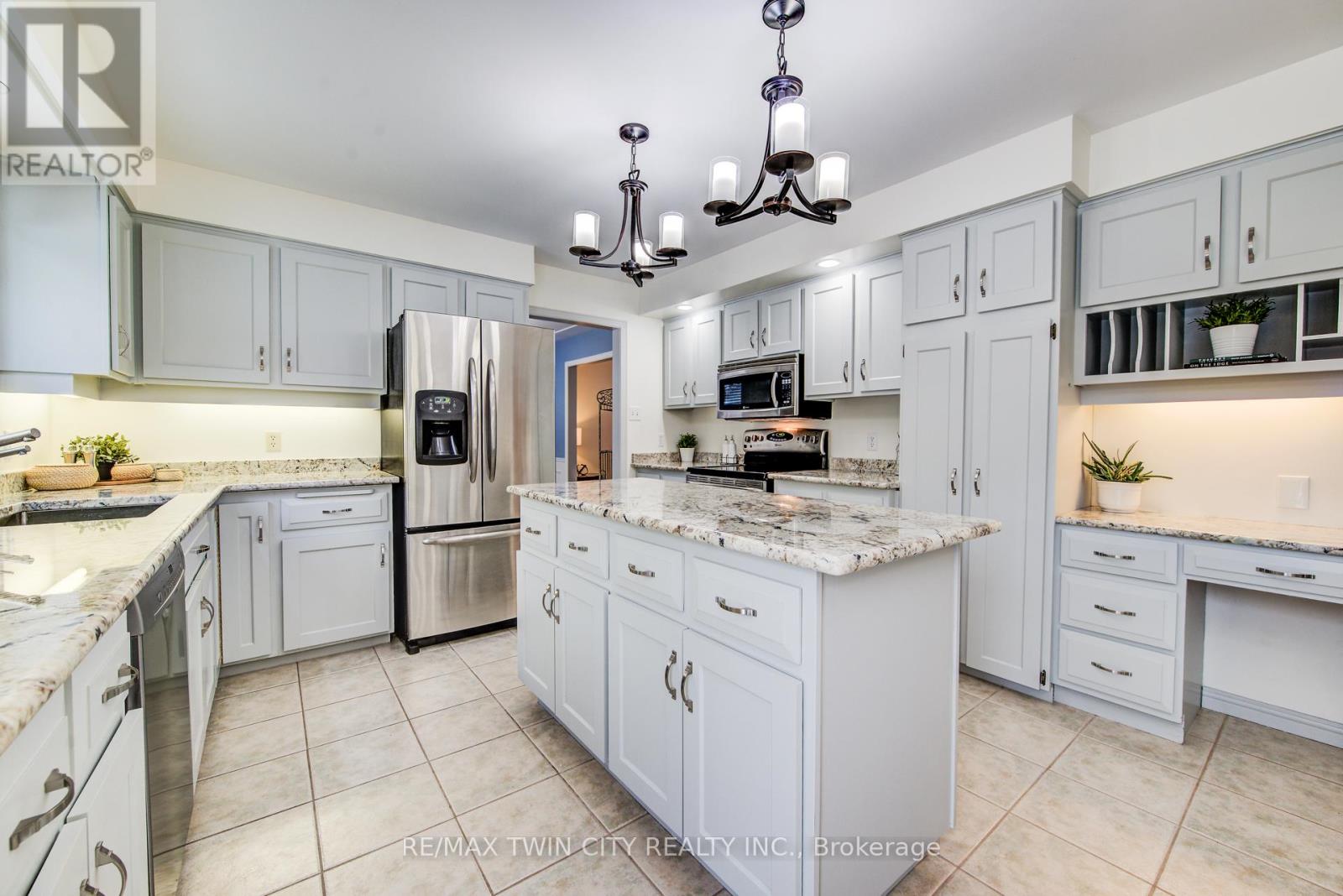 454 Kingsford Place, Waterloo, Ontario  N2T 1K9 - Photo 16 - X12779588