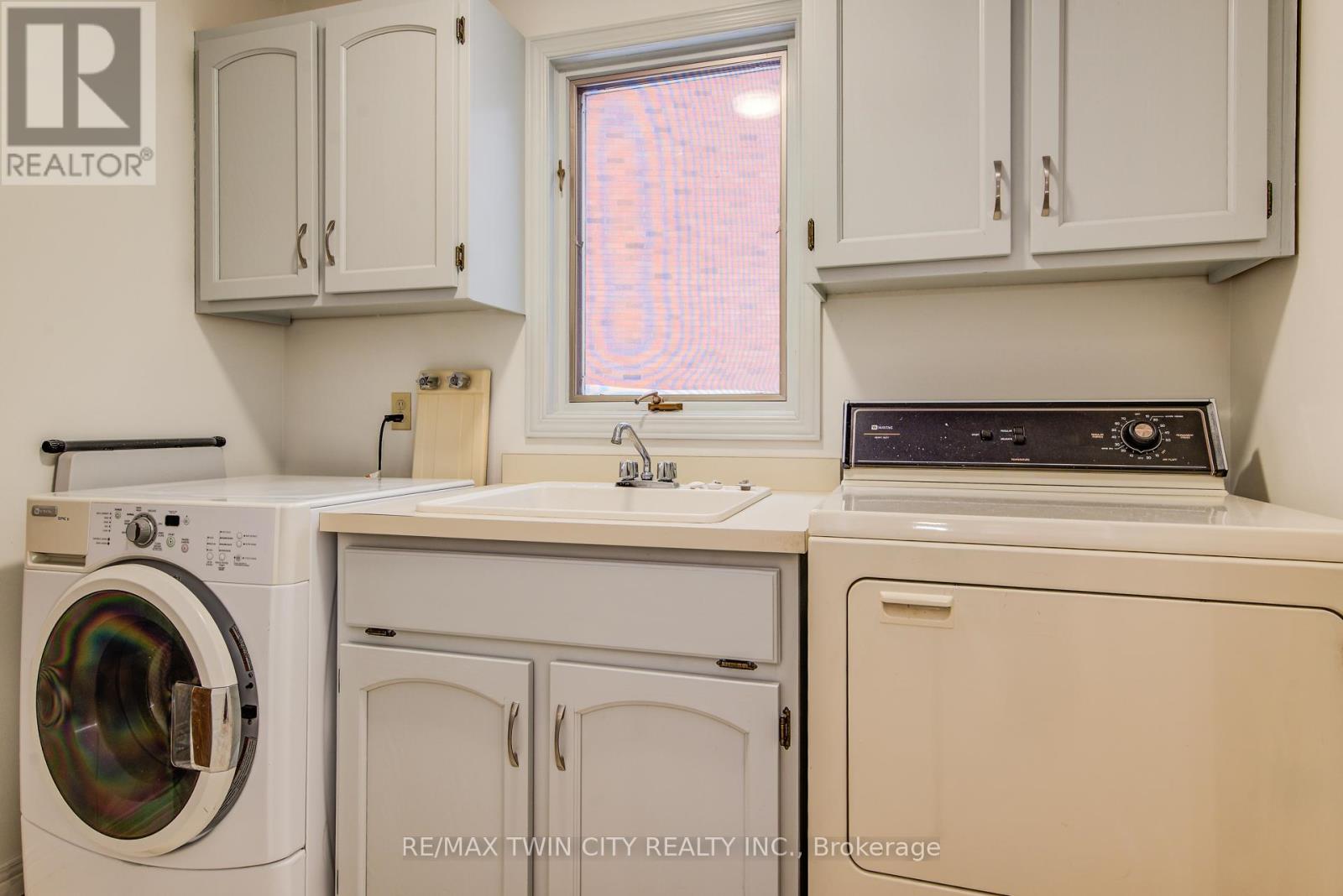 454 Kingsford Place, Waterloo, Ontario  N2T 1K9 - Photo 22 - X12779588