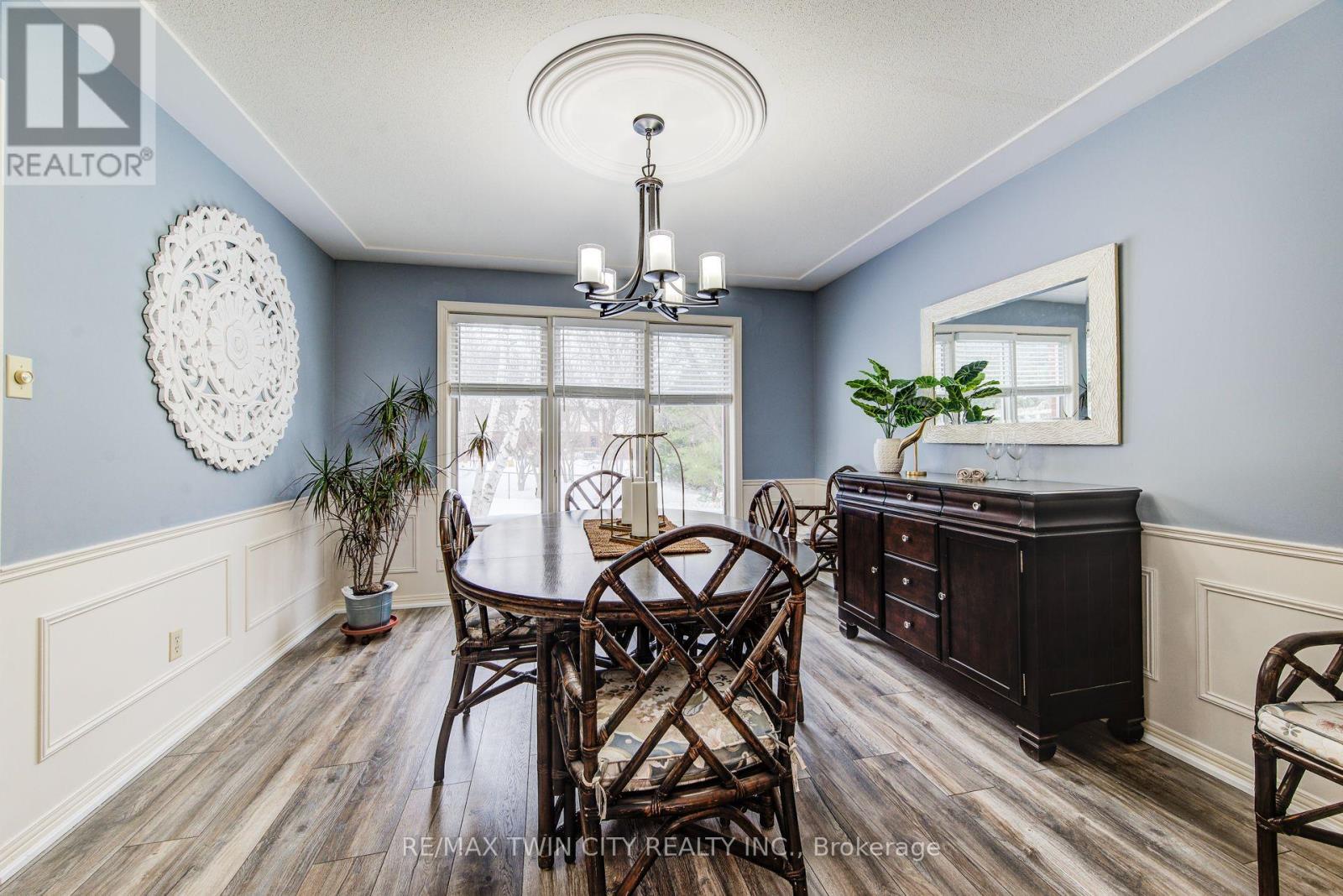 454 Kingsford Place, Waterloo, Ontario  N2T 1K9 - Photo 9 - X12779588