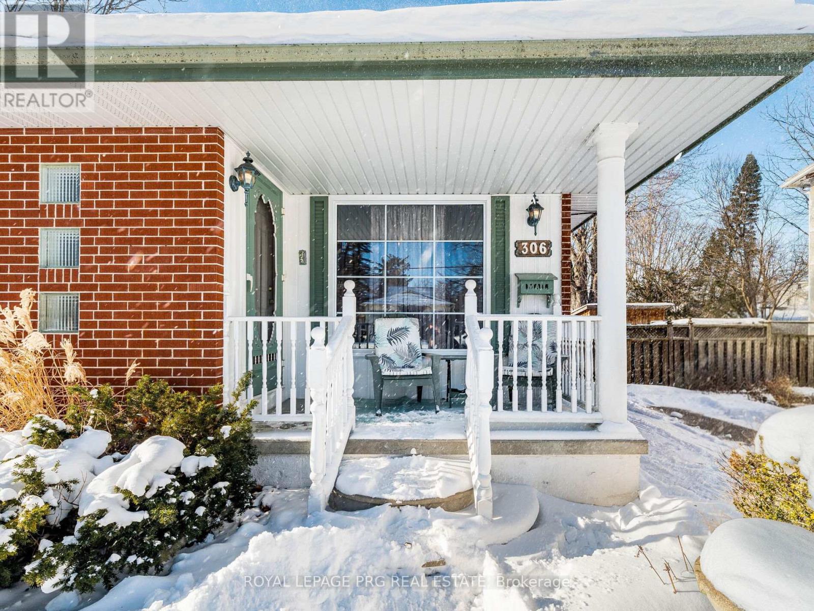 306 Helena Street, Haldimand, Ontario  N1A 2S8 - Photo 3 - X12779596