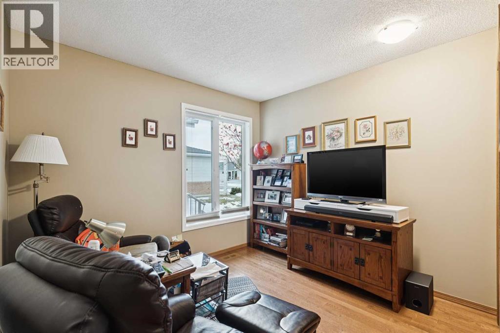 1025 Shawnee Road Sw, Calgary, Alberta  T2Y 1W7 - Photo 19 - A2284518