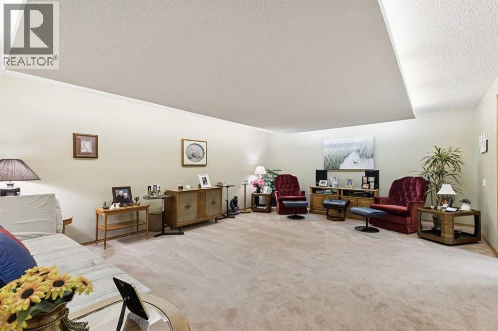 1025 Shawnee Road Sw, Calgary, Alberta  T2Y 1W7 - Photo 22 - A2284518