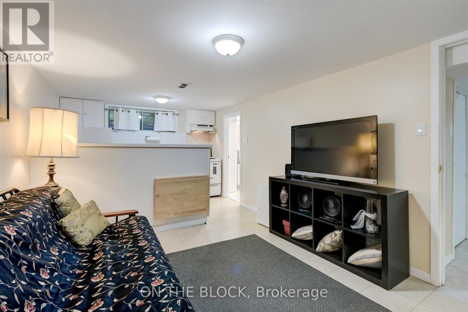 534 Midland Avenue, Toronto, Ontario  M1N 1T1 - Photo 6 - E12773484