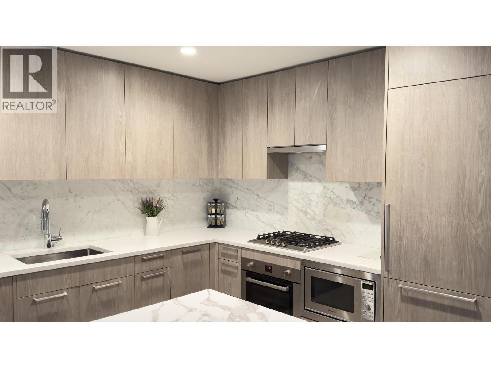 807 6398 Silver Avenue, Burnaby, British Columbia  V5H 0K7 - Photo 3 - R3074103