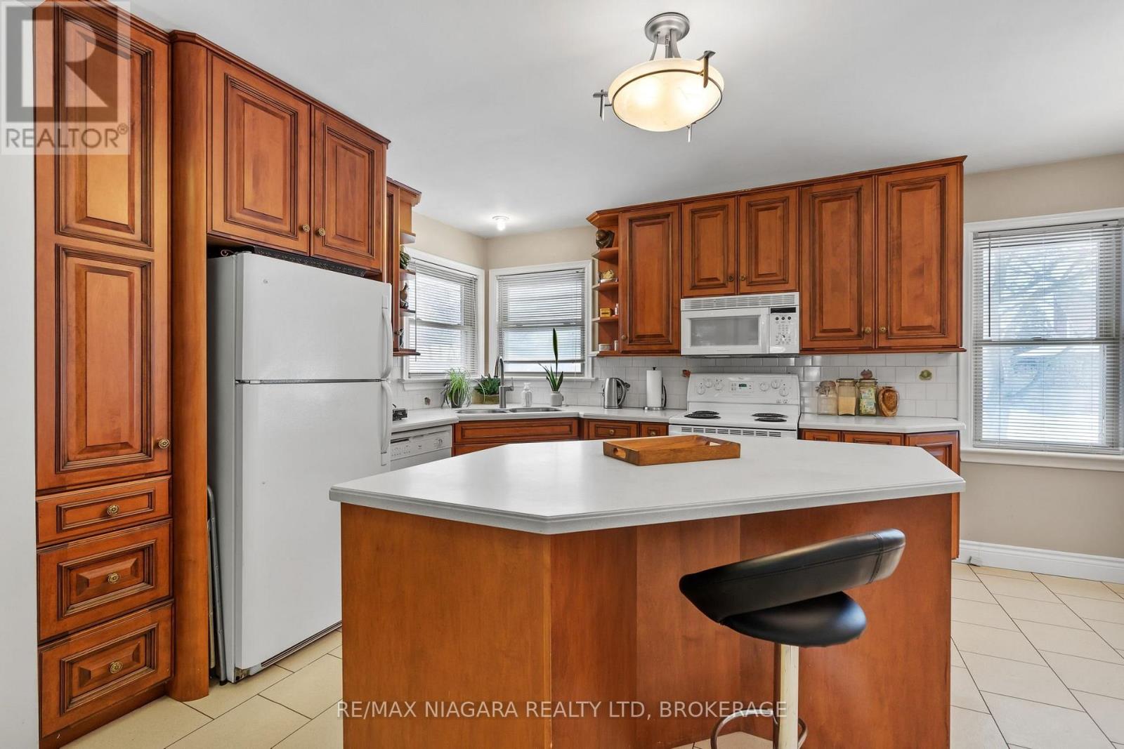 44 Albany Drive, St. Catharines, Ontario  L2N 3T5 - Photo 10 - X12779716