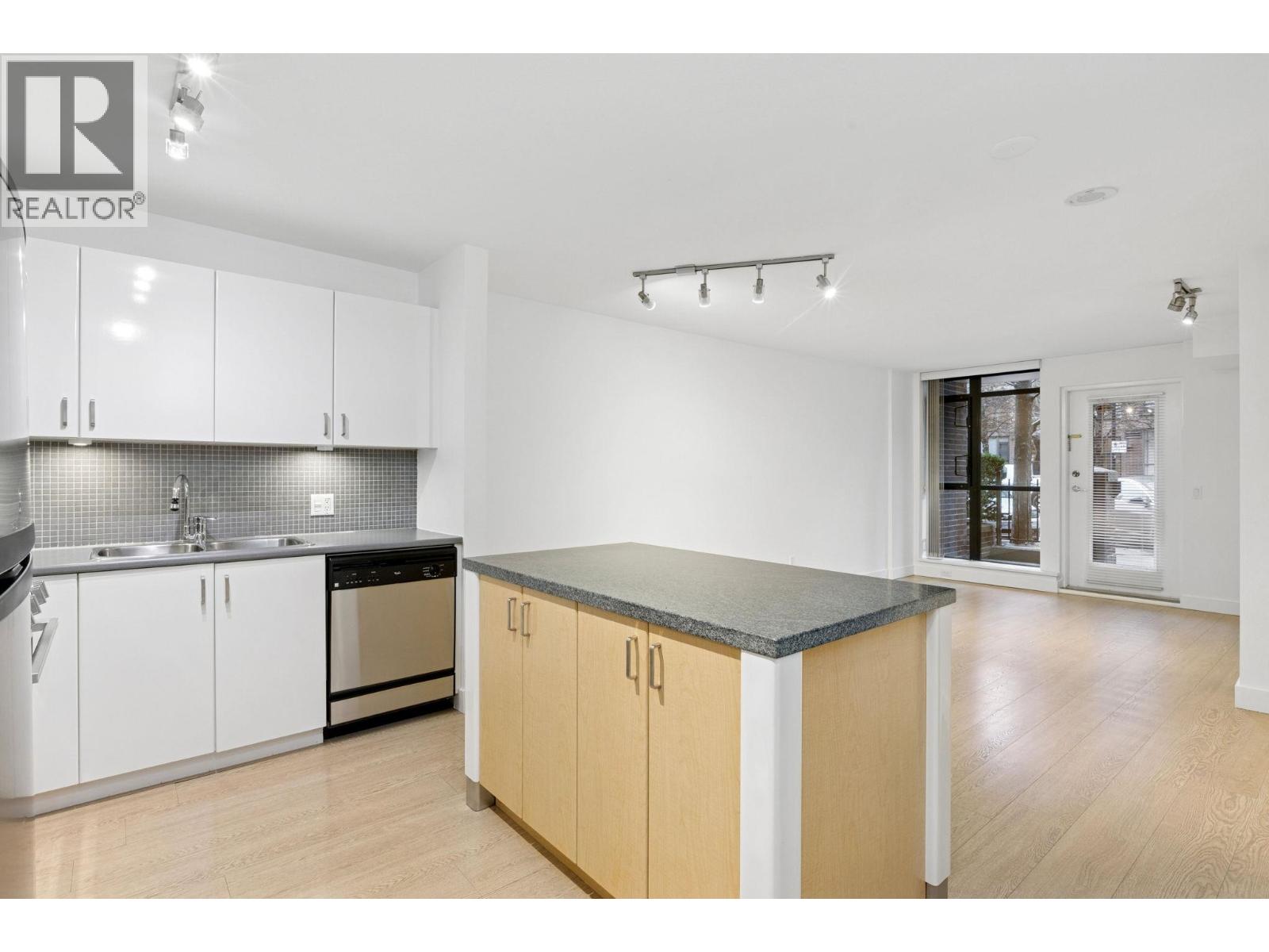 104 175 W 1st Street, North Vancouver, British Columbia  V7M 3N9 - Photo 12 - R3088898