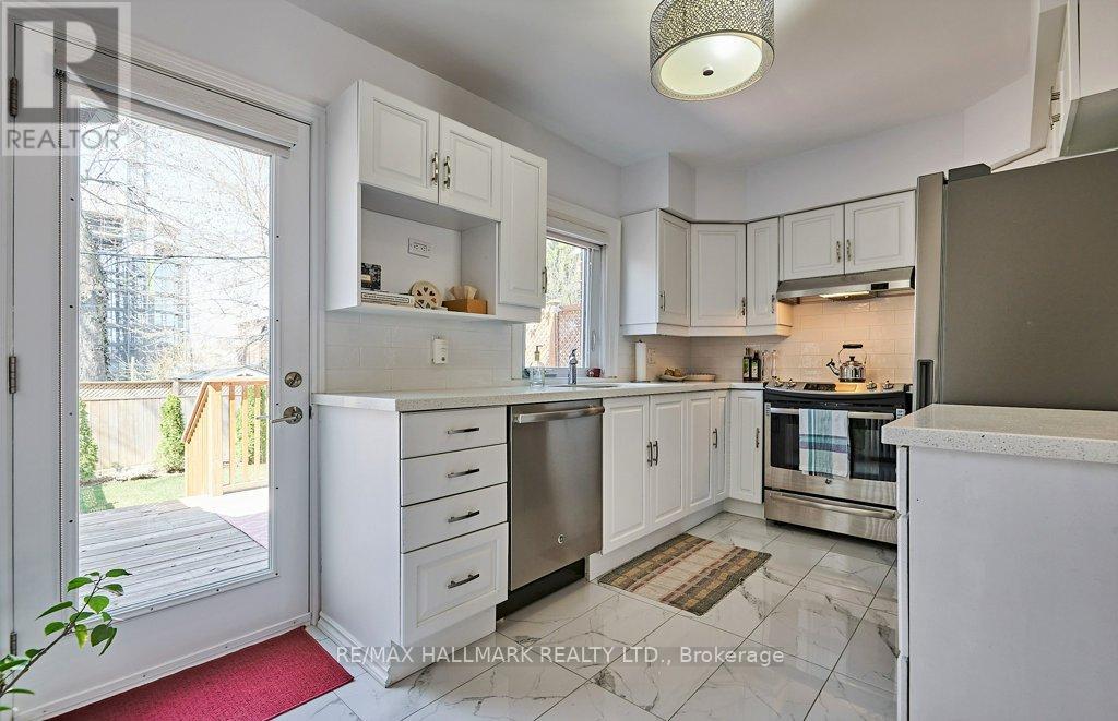 10 Elm Road, Toronto, Ontario  M5M 3T2 - Photo 10 - C12779634