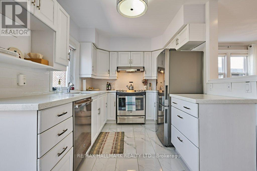 10 Elm Road, Toronto, Ontario  M5M 3T2 - Photo 11 - C12779634