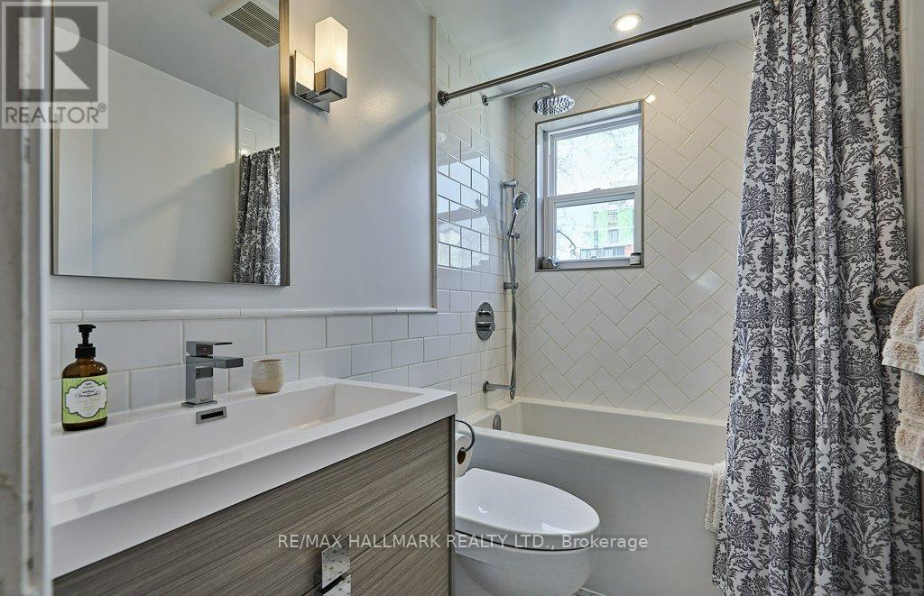 10 Elm Road, Toronto, Ontario  M5M 3T2 - Photo 14 - C12779634