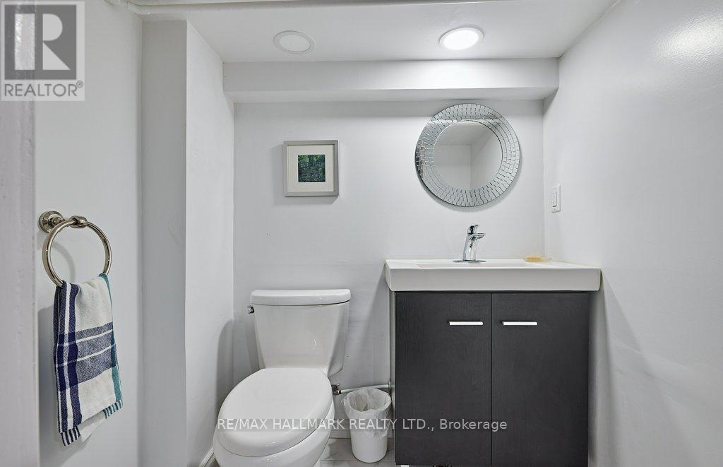 10 Elm Road, Toronto, Ontario  M5M 3T2 - Photo 24 - C12779634