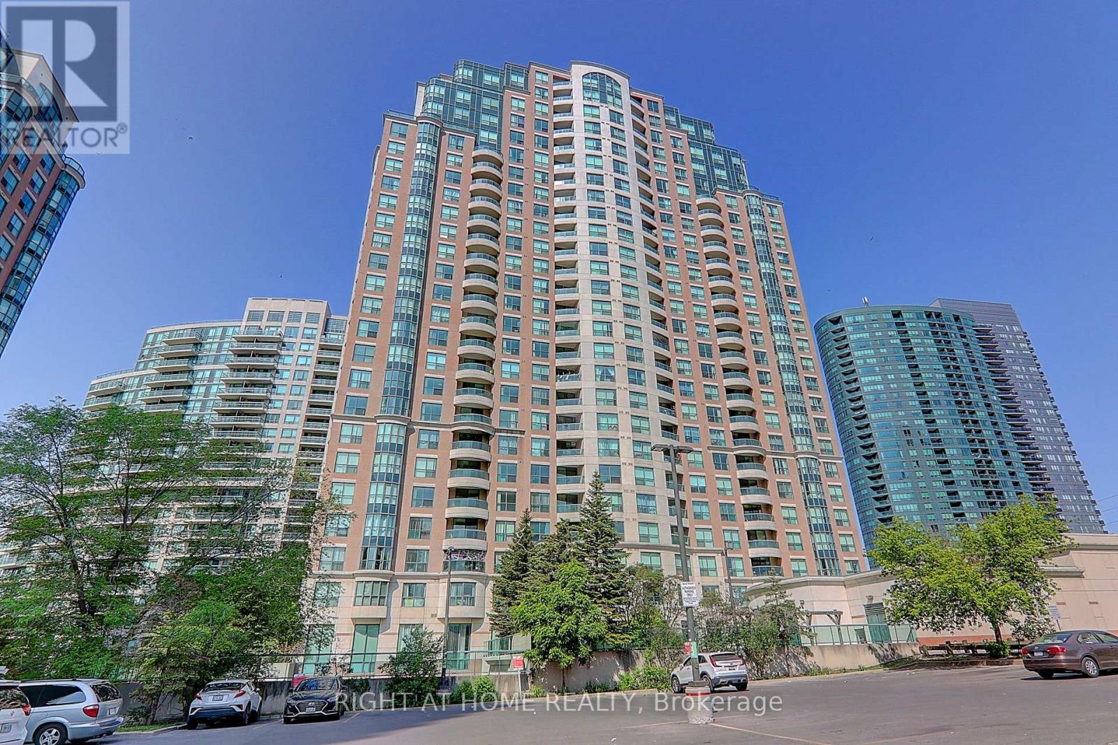 301 - 7 Lorraine Drive, Toronto, Ontario  M2N 7H2 - Photo 2 - C12779680
