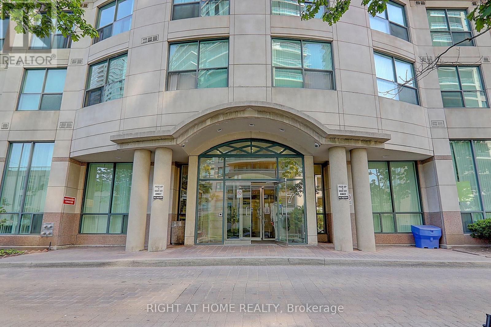 301 - 7 Lorraine Drive, Toronto, Ontario  M2N 7H2 - Photo 5 - C12779680