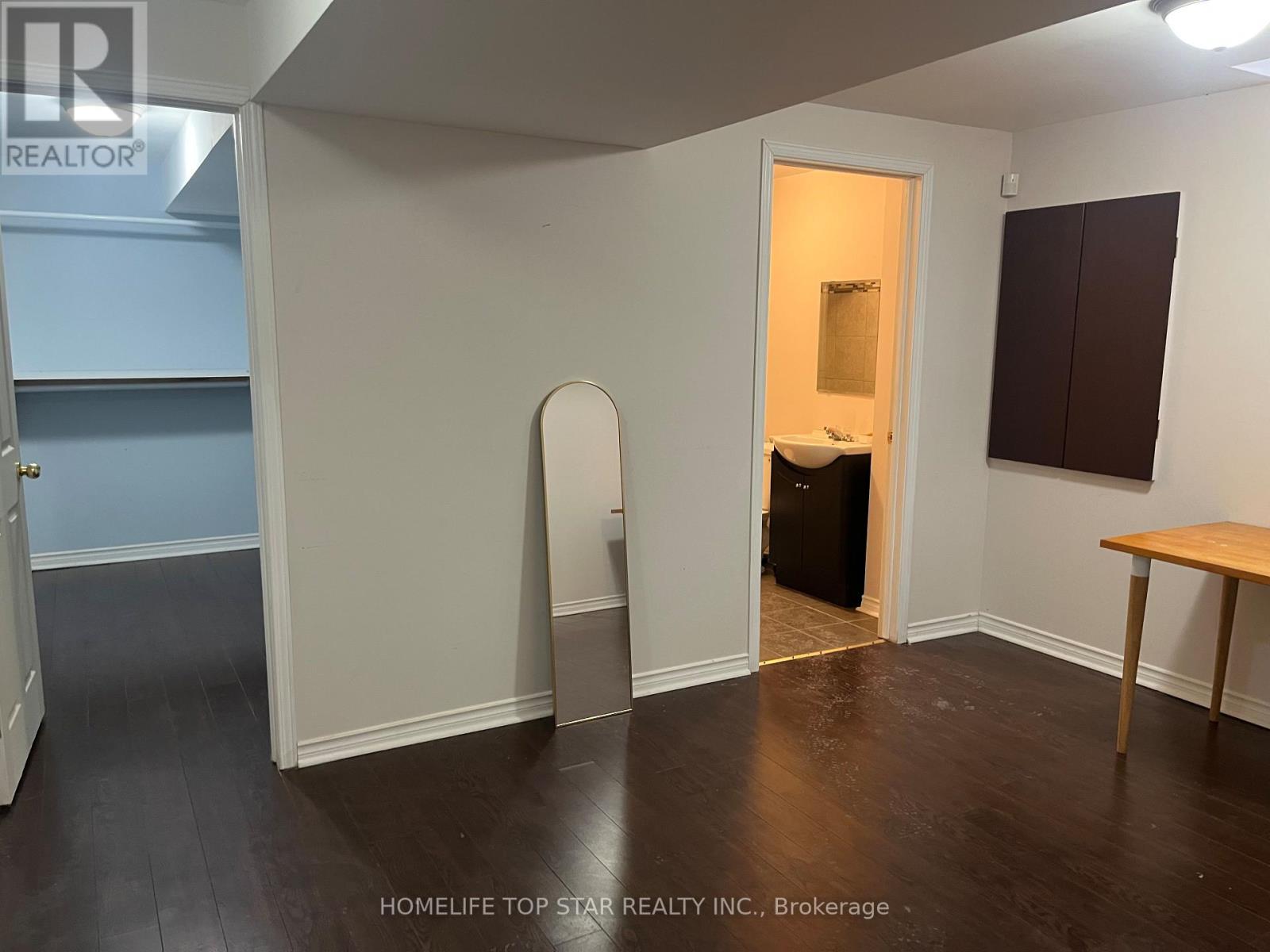 6 Maybole Road, Markham, Ontario  L6E 1Y7 - Photo 11 - N12779636