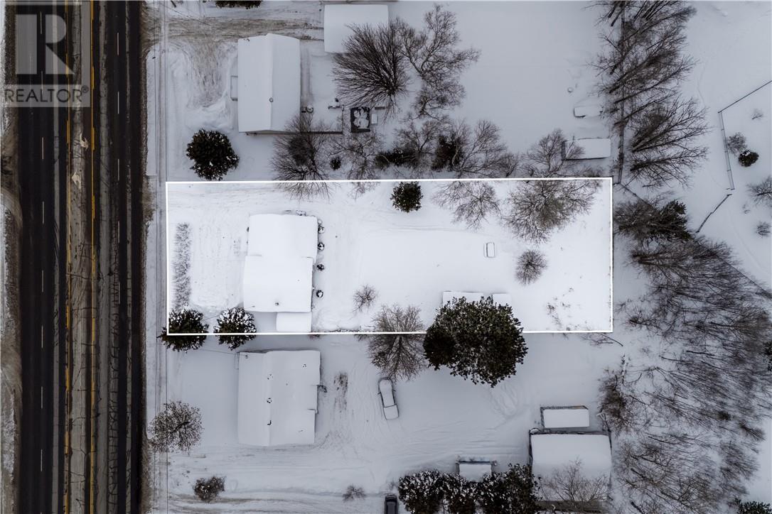 2515 Old Highway 69 N, Val Caron, Ontario  P3N 1K6 - Photo 10 - 2126412