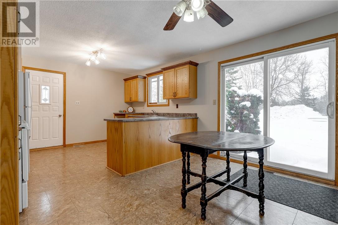 2515 Old Highway 69 N, Val Caron, Ontario  P3N 1K6 - Photo 14 - 2126412