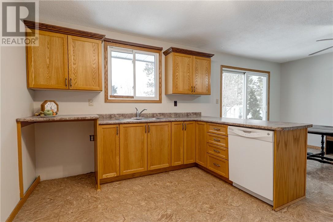 2515 Old Highway 69 N, Val Caron, Ontario  P3N 1K6 - Photo 16 - 2126412