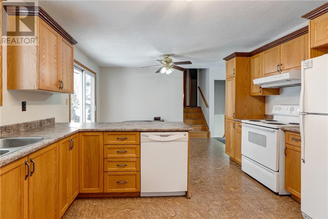 2515 Old Highway 69 N, Val Caron, Ontario  P3N 1K6 - Photo 17 - 2126412