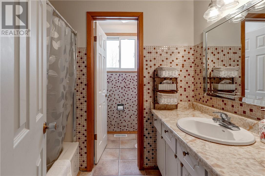 2515 Old Highway 69 N, Val Caron, Ontario  P3N 1K6 - Photo 20 - 2126412