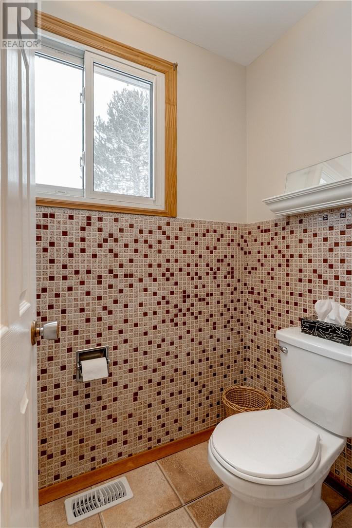 2515 Old Highway 69 N, Val Caron, Ontario  P3N 1K6 - Photo 21 - 2126412