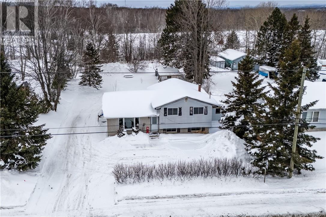 2515 Old Highway 69 N, Val Caron, Ontario  P3N 1K6 - Photo 3 - 2126412