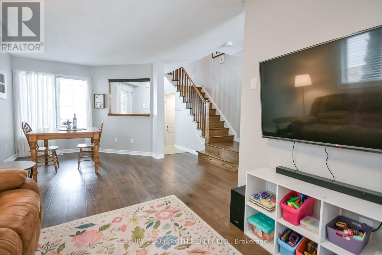 91 Cunningham Drive, Barrie, Ontario  L4N 8L5 - Photo 6 - S12779664