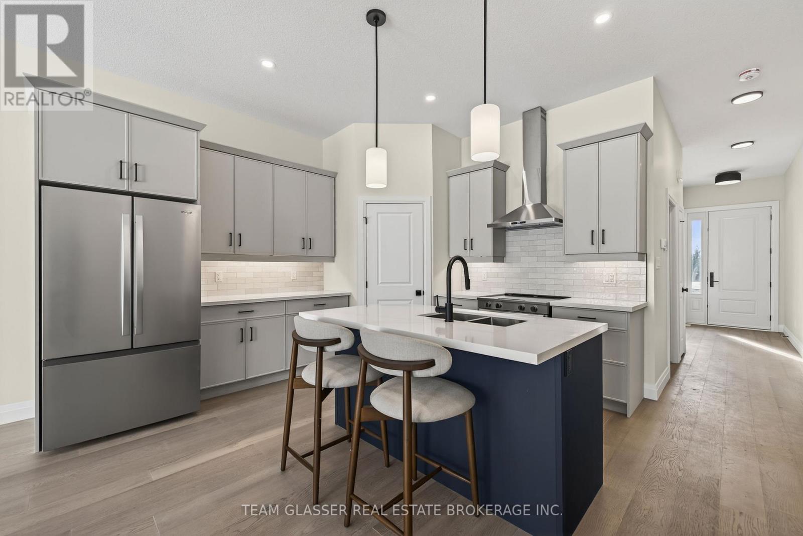 22 Dearing Drive, South Huron, Ontario  N0M 1T0 - Photo 16 - X12725926