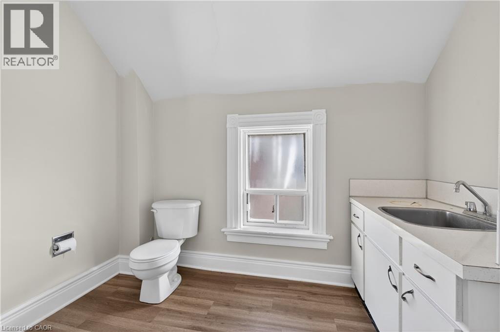 48 Carlisle Street, St. Catharines, Ontario  L2R 4H4 - Photo 16 - 40804278