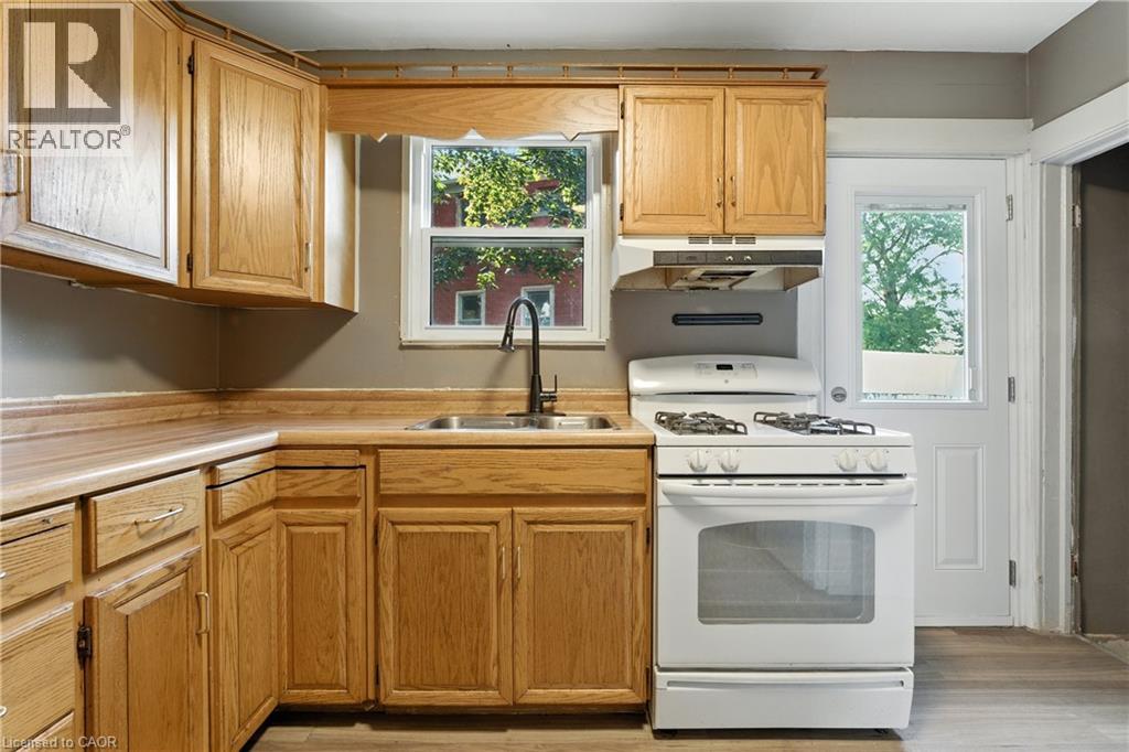 1 Berryman Avenue, St. Catharines, Ontario  L2R 3W8 - Photo 12 - 40765502